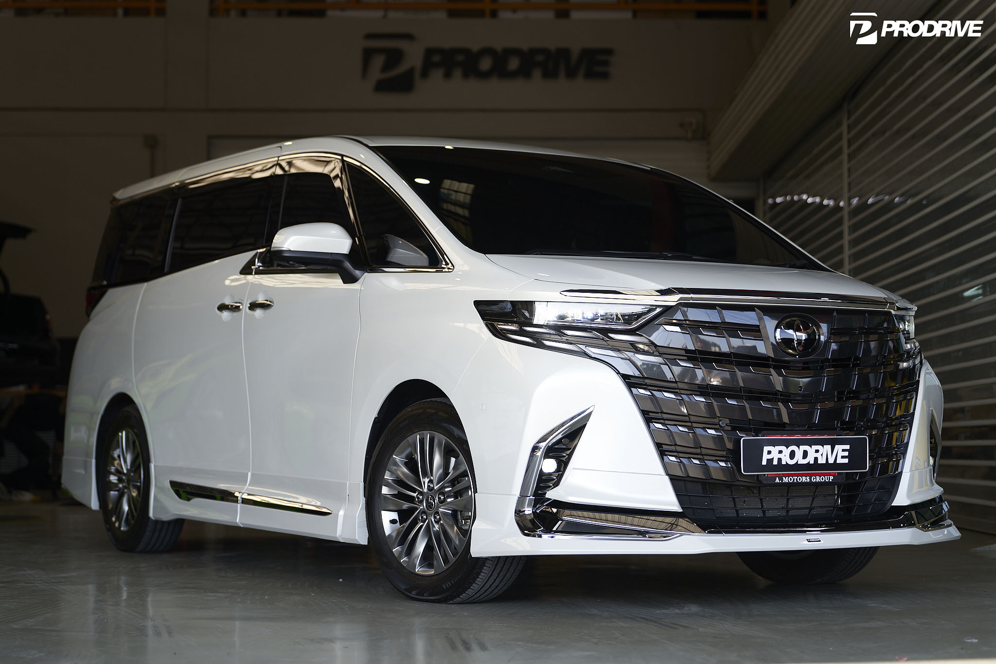 Toyota Alphard 40 x Modellista