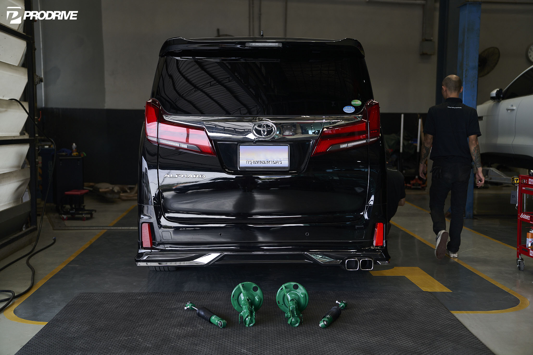 Toyota Alphard x TEIN Endura Pro