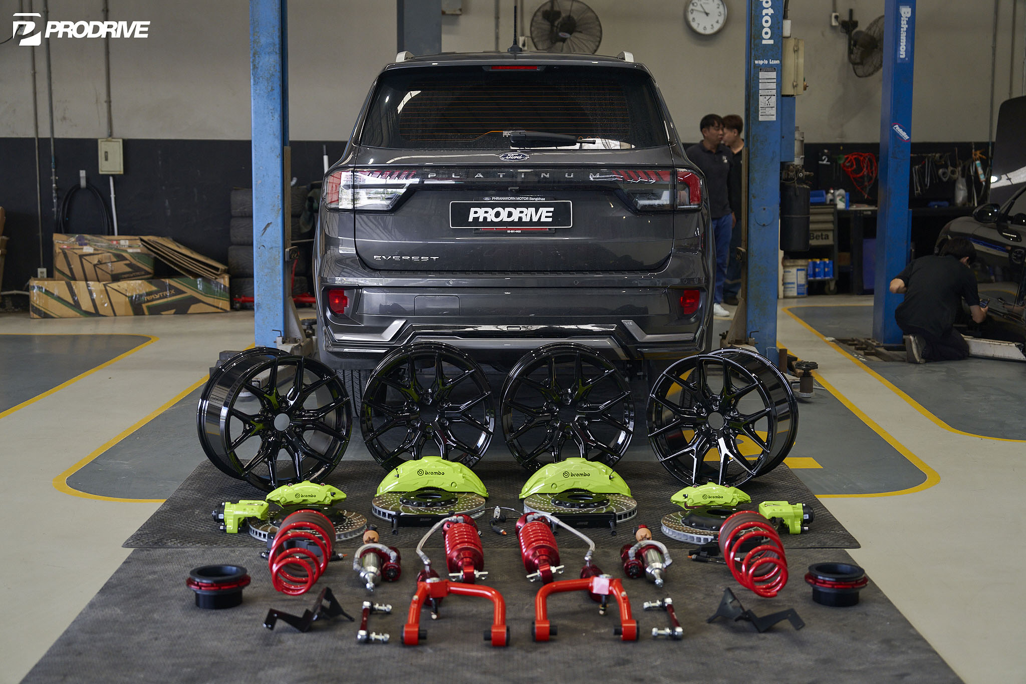 Ford Everest x Profender x Akebono x Vossen